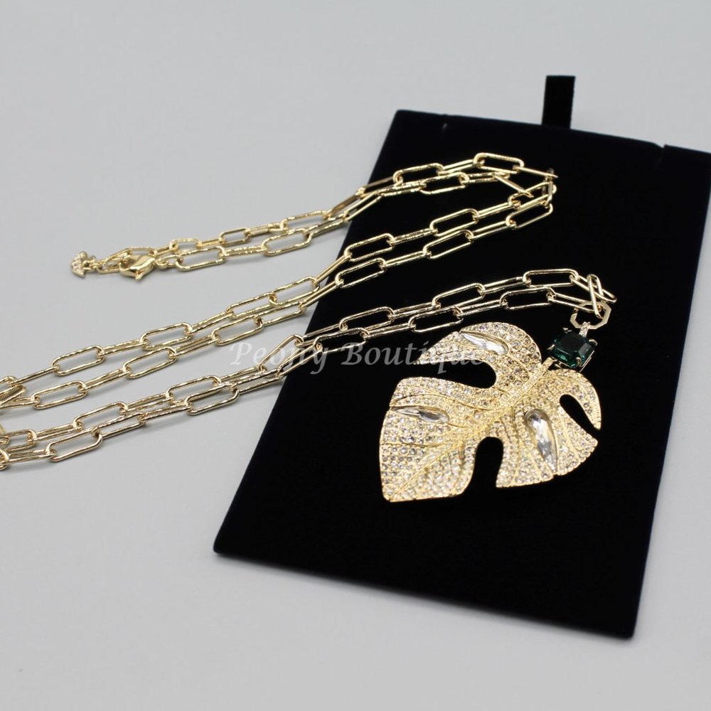 Swarovski 5512695 Tropical Leaf jewelry necklace - Picture 5 of 9